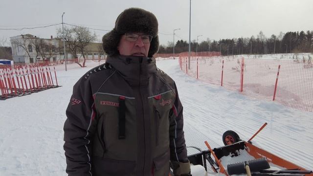 Подготовка лыжной трассы с нуля за 3 часа для соревнования по классическому ходу смотреть онлайн