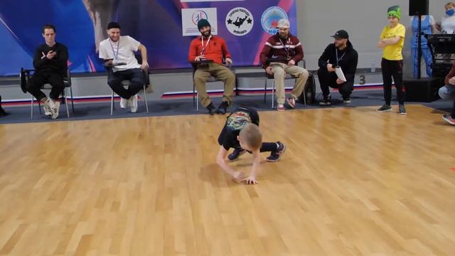 отбор 7-10 bboy Елик Мака Федя - брейкданс, Чемпионат Москвы смотреть онлайн