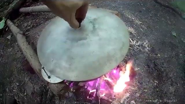 Копченая курица в казане, на костре смотреть онлайн