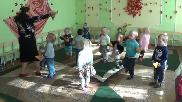 Танець «Я з листочками ходжу». Ясельна група смотреть онлайн