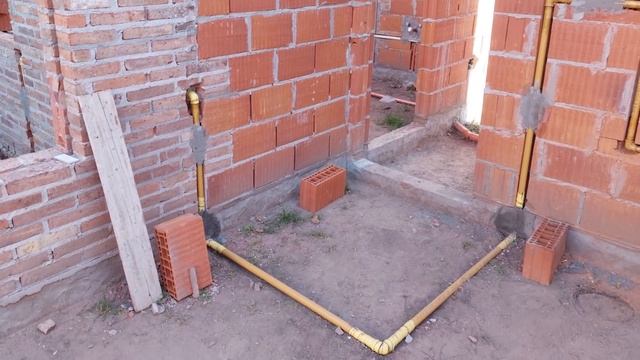 ?? Construcción de CASAS (4ª Parte) | Instalación AGUA, GAS y DESAGÜES смотреть онлайн