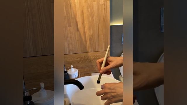 Как правильно очищать кисти разобрала в этом видео смотреть онлайн