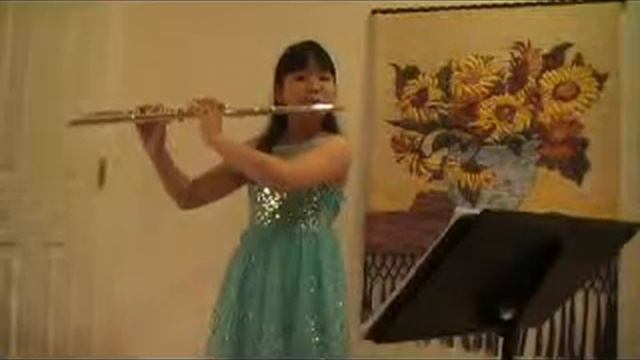 Emily playing flute---Allegro from "Sonata III" by G.F. Handel смотреть онлайн