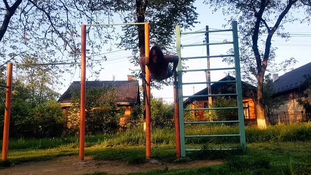 Я СДЕЛАЛ 75 ОТЖИМАНИЙ ЛОДОЧКОЙ НА БРУСЬЯХ ЗА 1 ПОДХОД (+ 154 ОТЖИМАНИЯ ЛОДОЧКОЙ + 31 ОТЖИМАНИЕ) ★ смотреть онлайн