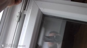 Что делать если оконная створка провисла и затирает.