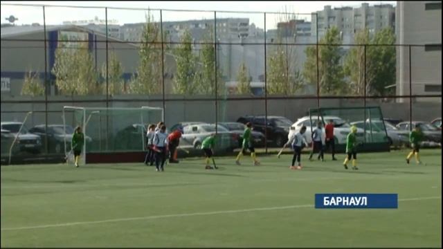 Хоккейный клуб на траве «Коммунальщик» опустился на последнее место в турнирной таблице смотреть онлайн