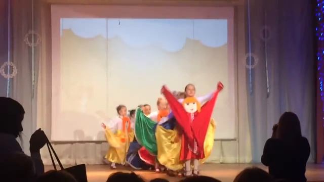 Студия "Веселинка" танец "Платковые куклы" 14.02.2017 смотреть онлайн