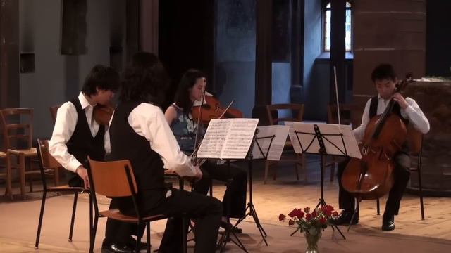 Claude Debussy (1862-1918) - Streichquartett g-moll op. 10 - Teil 2 смотреть онлайн