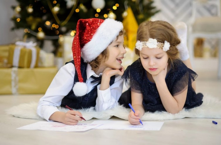 4 декабря праздник  - День заказов подарков и написания писем Деду Морозу.