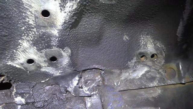 Nissan elgrang E50 VG33. порвало передний стакан в арке. смотреть онлайн