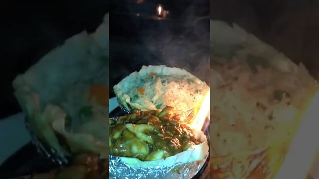 Местное блюдо в Гоа Seezler ( тарелка вся в огне и сразу можно есть) смотреть онлайн