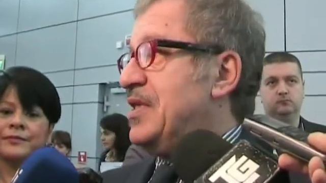Politica - Spaccatura PDL - Intervista Roberto Maroni смотреть онлайн