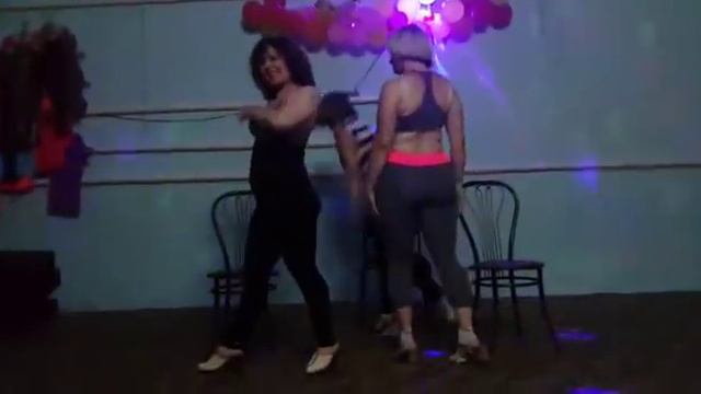 Стриппластика. Танец со стулом. Медведовская студия приглашает всех желающих. Пушкина 16. смотреть онлайн