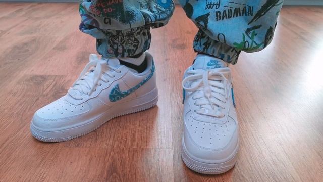 Nike Air Force 1 Low 07 Essential White Worn Blue Paisley / DETAIL & ON FEET смотреть онлайн