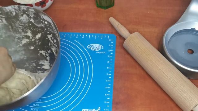 Пирожки как у бабушки. Пирожки из детства вкусные, мягкие, пышные. Печеные пирожки. смотреть онлайн