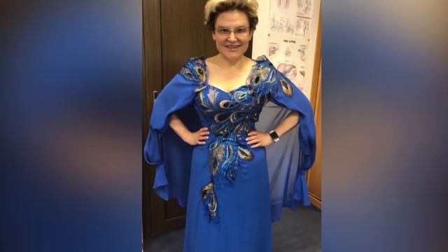 От юбок в цветочек до строгих костюмов: как менялся стиль Елены Малышевой смотреть онлайн