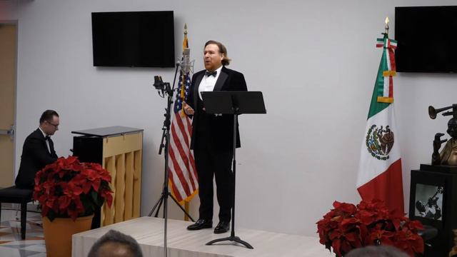 Concerts at the Consulate No. 3: Holiday Special with Levi Hernandez & Luciano Laurentiu смотреть онлайн