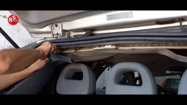 Removing the Headliner Ceiling On a Chrysler Grand Voyager and Fix #headlinerrepair смотреть онлайн
