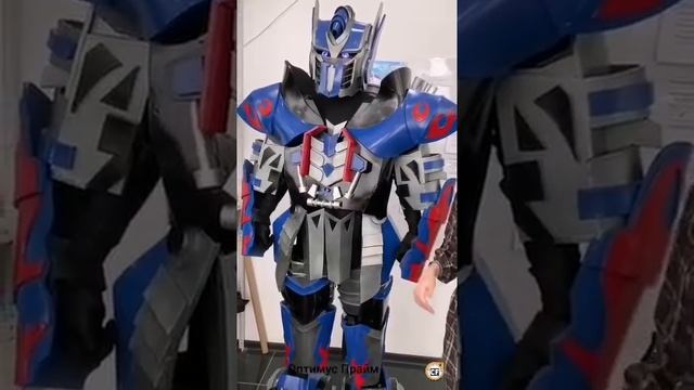 Обзор костюма Трансформер Оптимус ПраймОбзор костюма Трансформер Оптимус Прайм смотреть онлайн