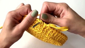 Вязаная корзина крючком Shoddi. Простой и плотный узор по кругу