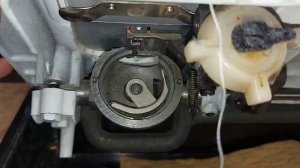 Швейная машинка _Чайка_ на прямой шьет, на зиг-заге пропускает. Устраняется легко!!!