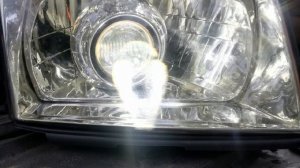 Установка BI-Led линз ауди с4 100.