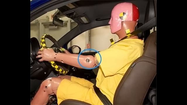 IIHS - 2012 Fiat 500 frontal and side crash test / Good evaluation / смотреть онлайн