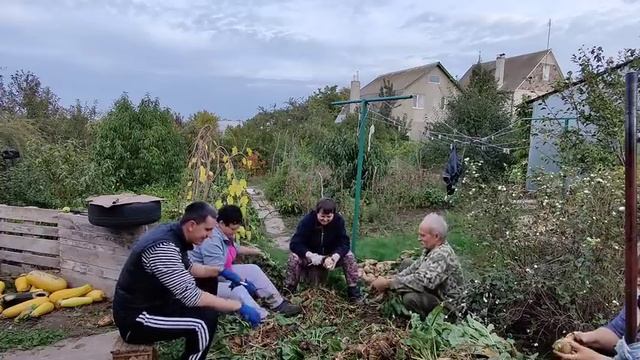 Хозяйничаем без хозяйки ?Мы не гости ! смотреть онлайн