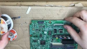 Телевизор после грозы перестал включатся. Samsung UE32F4000, меняю на UE32F5000.