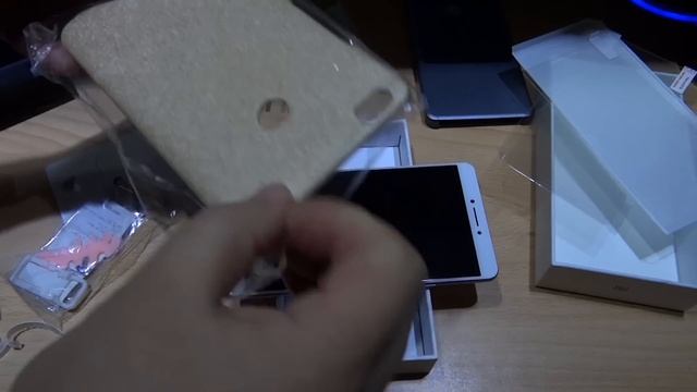 Xiaomi Mi Max максимальная комплектация старшей модели распаковка смотреть онлайн