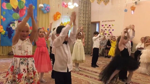 Парный танец Мы лучшие смотреть онлайн