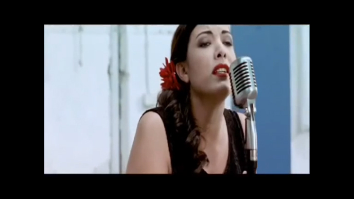 Caro Emerald - A Night Like This смотреть онлайн