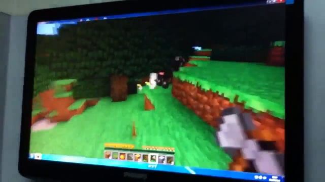 ШКОЛЬНИК ИГРАЕТ В МАЙНКРАФТ 0_______0 смотреть онлайн