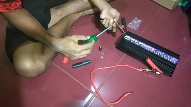 Power Inverter DC 12V to AC 220V 2000W смотреть онлайн