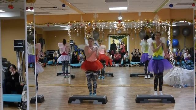 Fitness House на Чкаловской. 20.12.2014. Танец на степ-платформах. смотреть онлайн