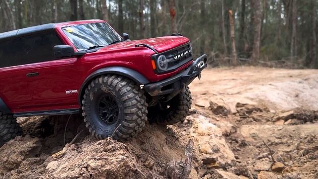 "A Must Have" Traxxas TRX4 Bronco 1:10 Scale RC Rock Crawler - Easy Pine Trail Run + Light Bashing смотреть онлайн