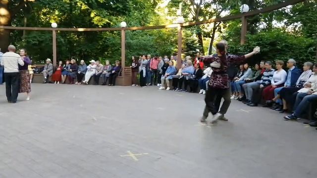 14)"Венский Вальс". 5 июня 2022. Танцы для всех. Танцевальная площадка. Метро Орехово. Царицыно. смотреть онлайн