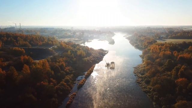 Осеннее утро на реке Западная Двина смотреть онлайн