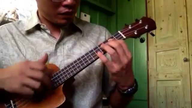 Jingle Bells (ukulele solo) смотреть онлайн
