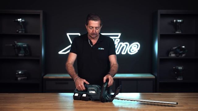 XTLINE Aku nůžky na živý plot (plotostřih) 36 V (XT102875 / XT102875-B2B) смотреть онлайн