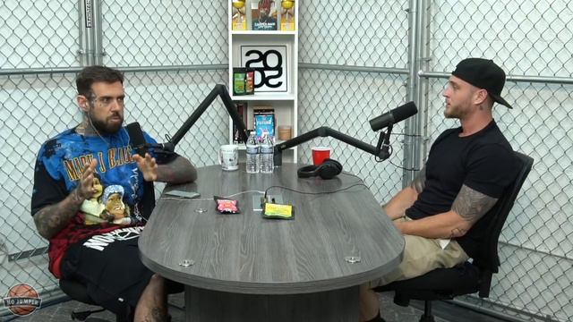 Chet Hanx Goes IN on Howard Stern and Wendy Williams смотреть онлайн