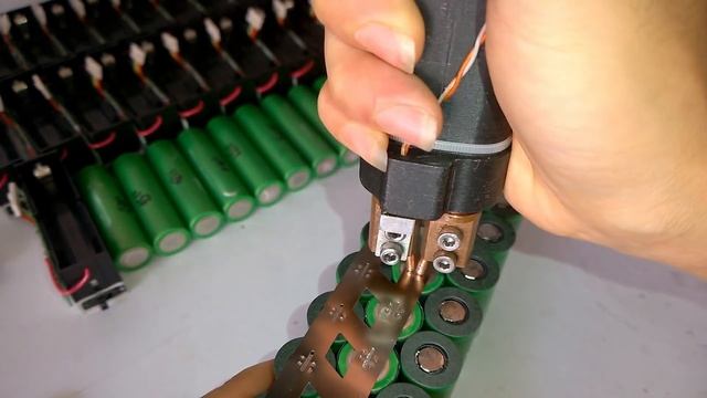 DIY 12V 7Ah 18650 UPS Replacement battery смотреть онлайн