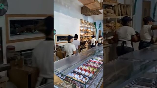Булочная на острове Маврикий. Обзор продукции и цены. Пора и нам открывать бизнес. смотреть онлайн