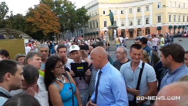 Мер Одессы Труханов сказочно раскошелился: пожертвовал 100 гривен бойцам АТО смотреть онлайн