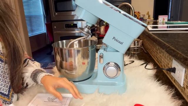 Look at this amazing hand mixer!! смотреть онлайн