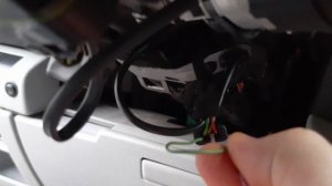 Peugeot 5008 2011 - заклинив ключ, запуск без ключа (майже).  Engine start w key doing half way.