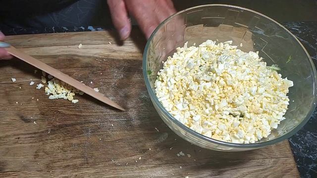 Вкусный рулет с крабовых палочек с огурцом и яйцами в лаваше! смотреть онлайн