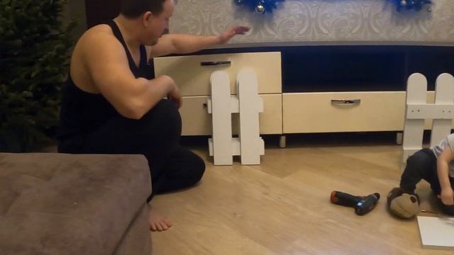 Декоративный забор для елки от детей своими руками смотреть онлайн