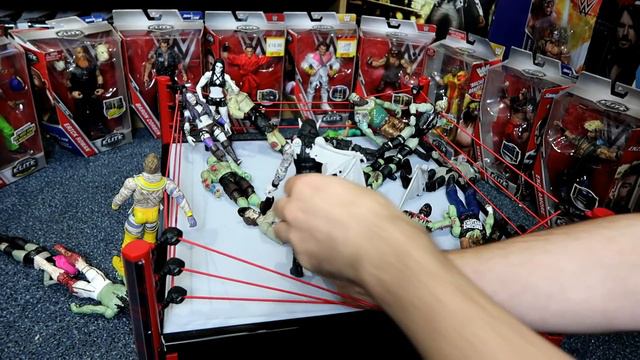 WWE HALLOWEEN BATTLE ROYAL - WWE Action Figure Fun смотреть онлайн