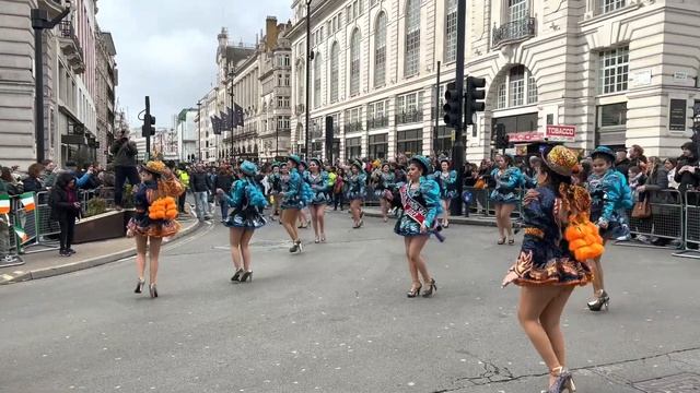 London’s ☘️ Saint Patrick’s Day, FULL Parade 2023 |  Central London ??????? Piccadilly Circus.